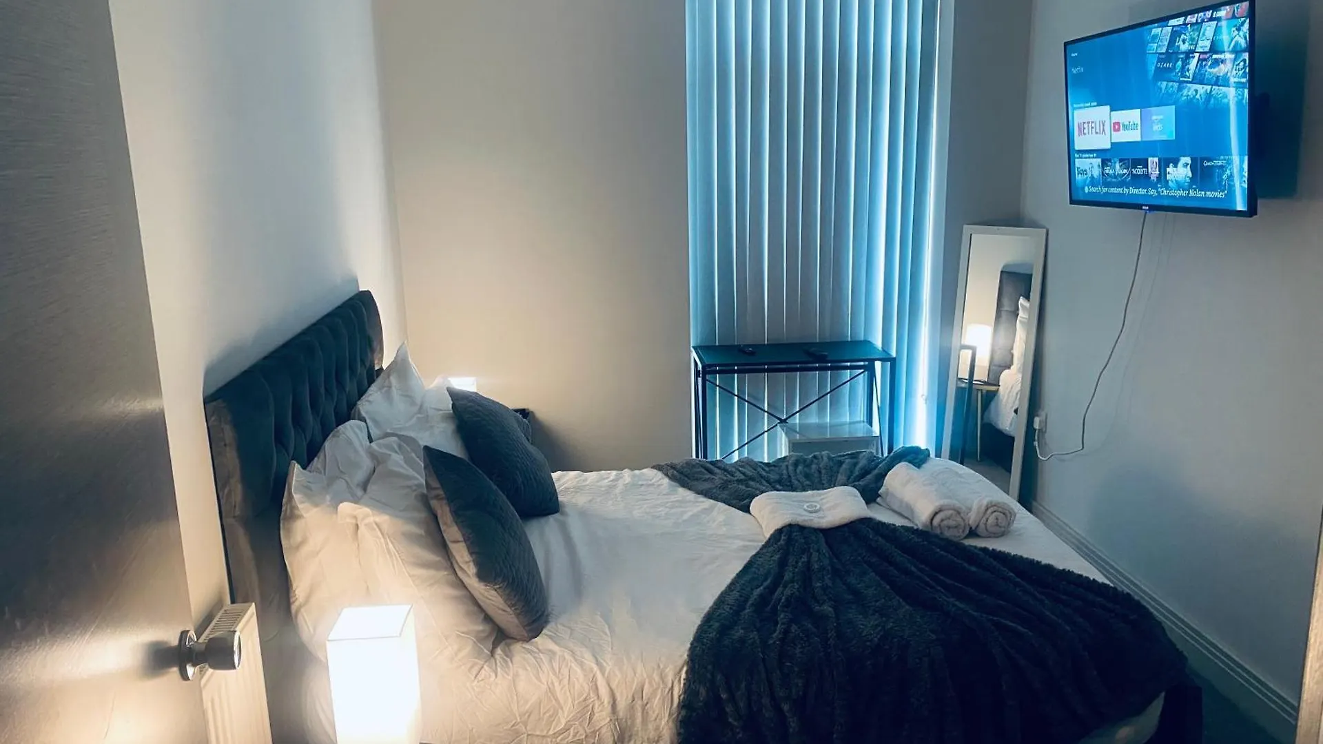 Nice Double Room With Private Bathroom contacts